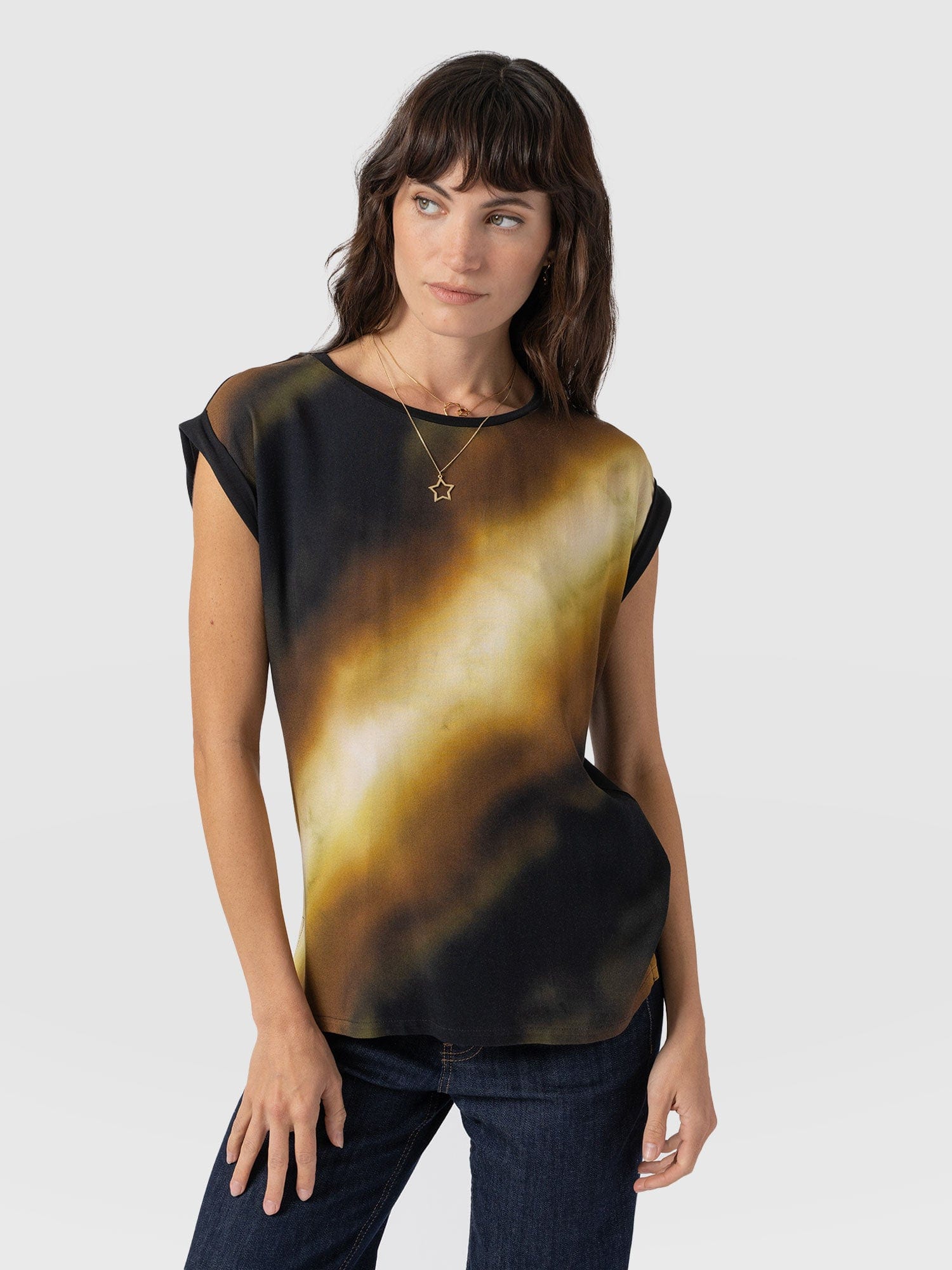 Turn Up Contrast Tee - Yellow Gradient - Women's T-shirts | Saint + Sofia® EU